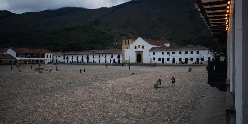 Colonial Plaza Dusk 1