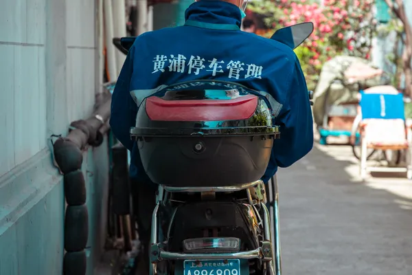 Lane Scooter Worker 1