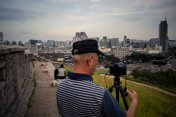 Photographer City Wall 1